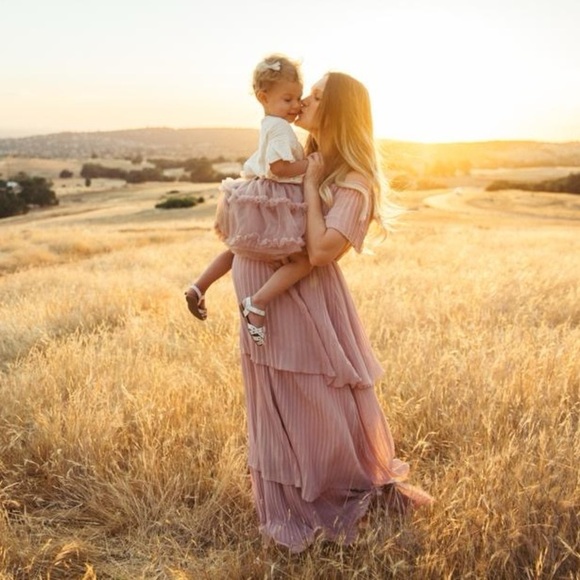 Pinkblush pleated tiered off the shoulder maxi dress nwot - Picture 9 of 12